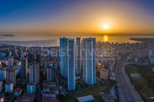 Ubiquitous Elegance Governing the Istanbul Metropolis: For Business or Pleasure