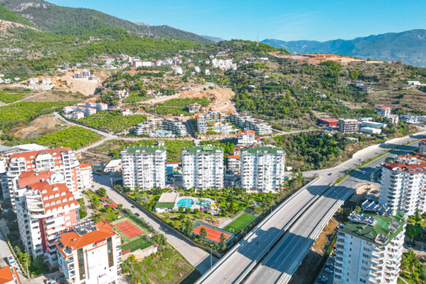2+1 Apartment for Sale in Alanya Cikcilli Complex with Full Activities