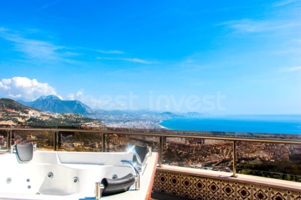 Magnificient 5 Bedroom Villa in Alanya: A Symphony of Luxury, Nature, and Panoramic Views