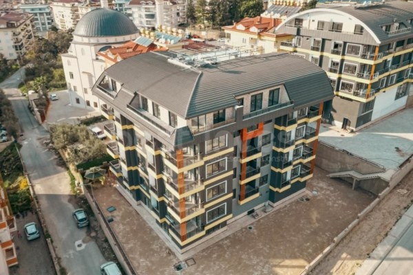 2+1 Apartment Near the Sea in Alanya Center, Fiğla Neighborhood