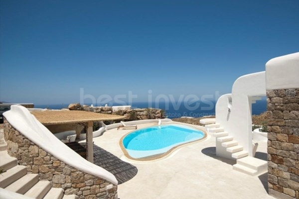Living the Dream: Unique 3-storey 470 sqm Villa for Sale in Mykonos
