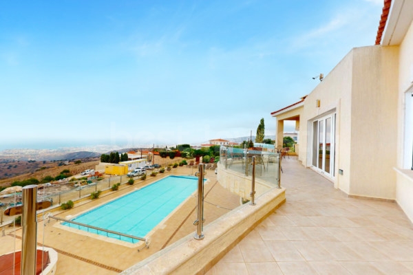 Expansive 5 Bedroom Villa on Sprawling Grounds with Spectacular Sea Views in Akoursos, Paphos