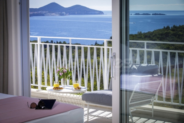 Spacious Elegance and Scenic Views: 5-Star Villa with Pool in Tranquil Dubrovnik Croatia