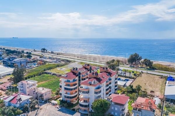 Alanya Demirtaş, przy morzu, umeblowane i przestronne mieszkanie 2+1