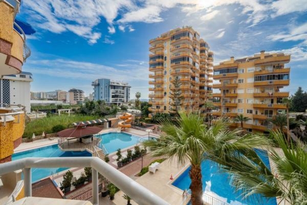 2+1 Apartment for Sale in a Fully Equipped Site in Mahmutlar, Alanya