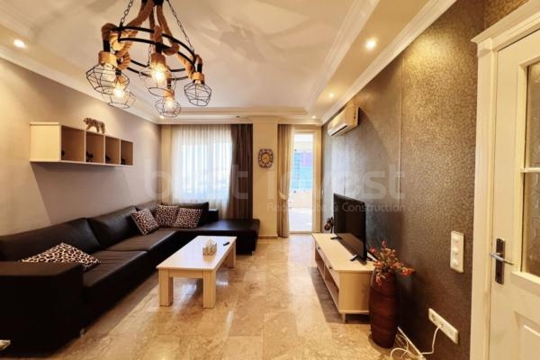 Geräumige, möblierte 2+1-Wohnung in einer Wohnanlage in Alanya Cikcilli